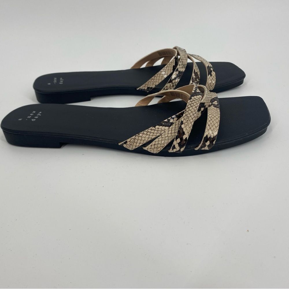 A New Day Black and Tan Flat Sandals with Snakeskin Pattern size 8.5